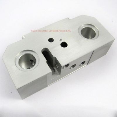 Bagian mesin CNC aluminium yang tak tertandingi dan presisi dengan laporan inspeksi ukuran penuh